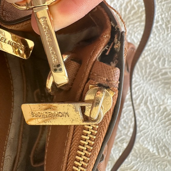 Used Michael Kors Medium Kellen in Saffiano Leather - Picture 10 of 15